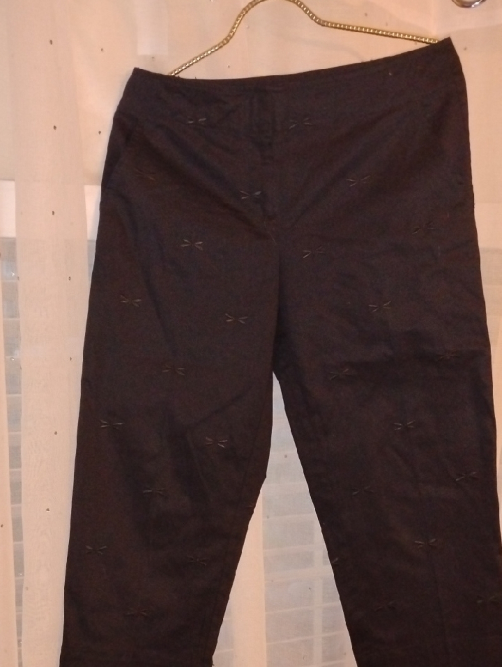 Talbots Petite Capri Pants Stretchy with Dragonfly Embroidery, Size 4P